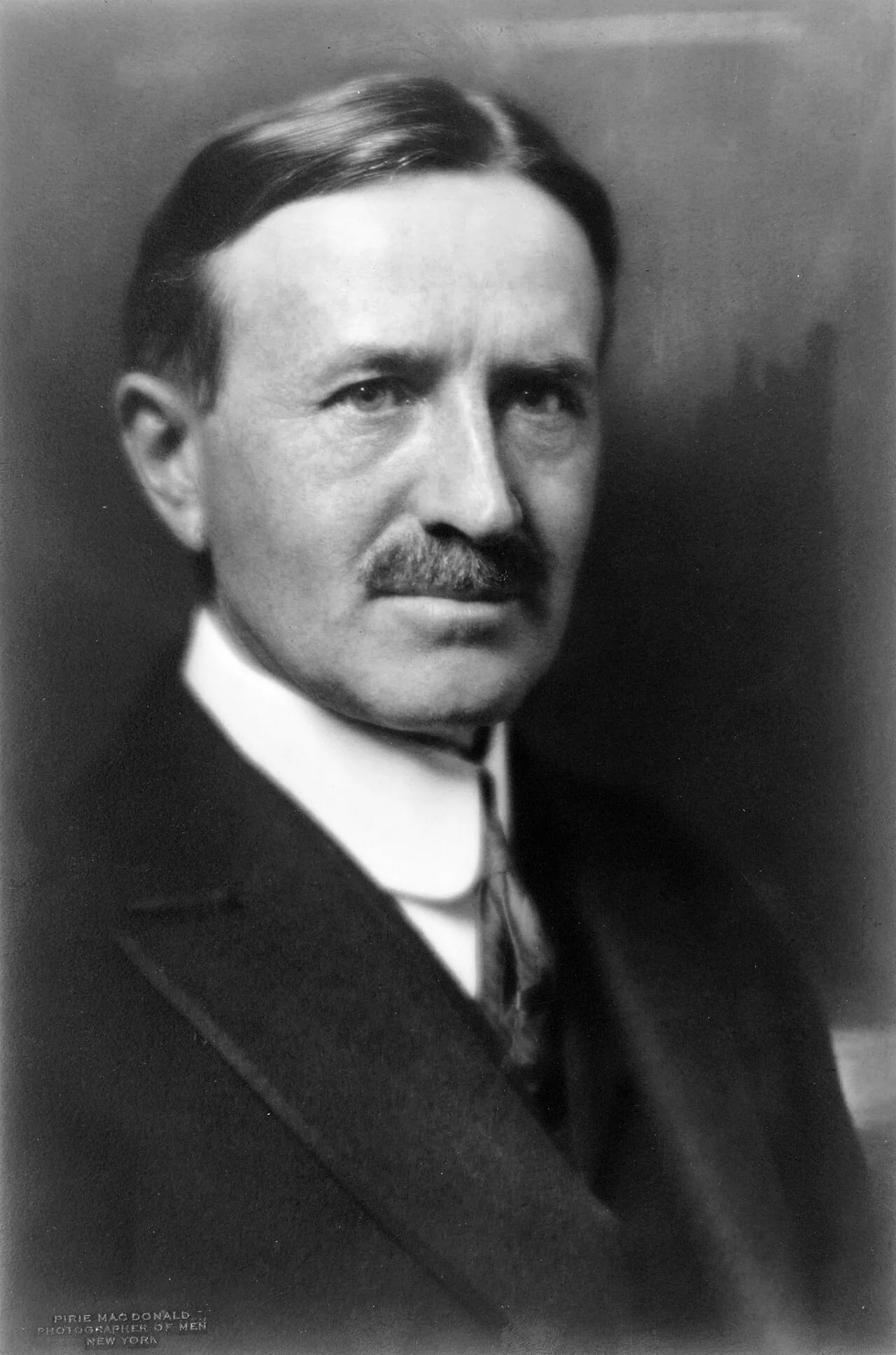 Porträt von Harvey Samuel Firestone (1868–1938) – Gedenkseite