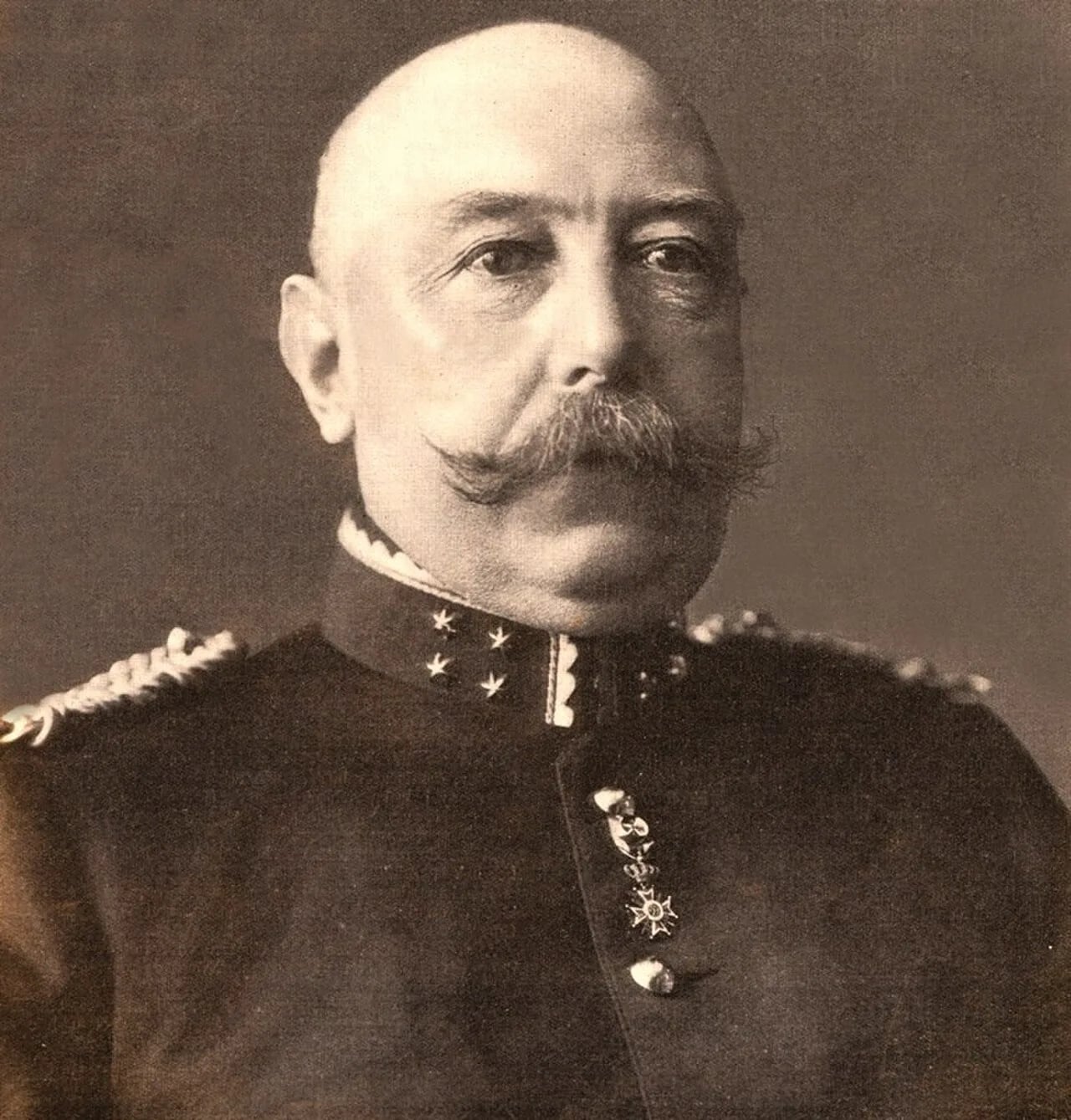 Porträt von Arnold Nicolaas Jacobus Fabius (1855–1921) – Gedenkseite