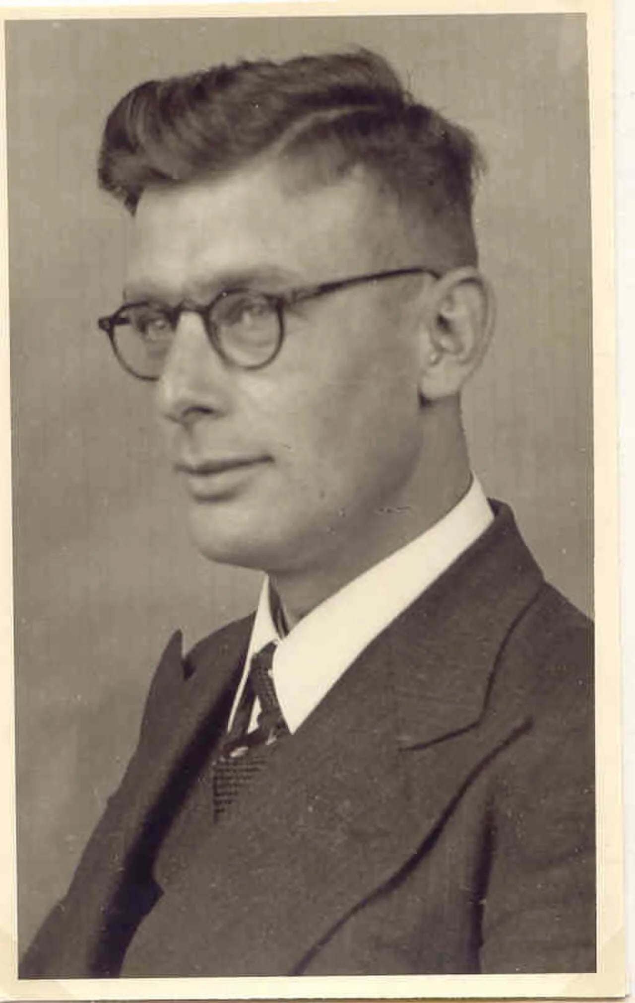 Portrait of Rijk Tigelaar (1912–1945) – memorial page