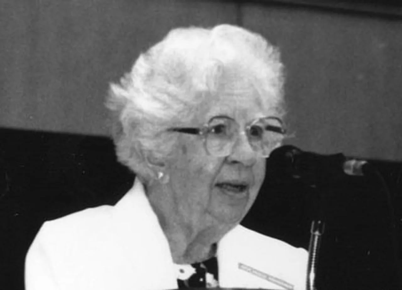 Portrait of Eleanor J. Gibson (1910–2002) – memorial page