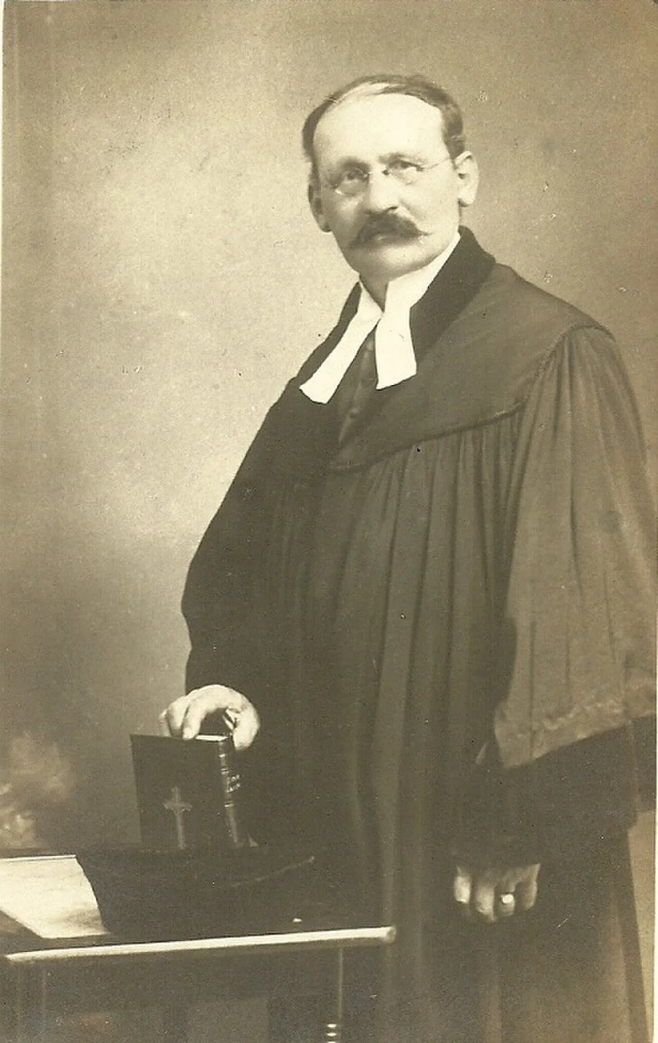 Portrait of Josef Folwartschny (1863–1927) – memorial page