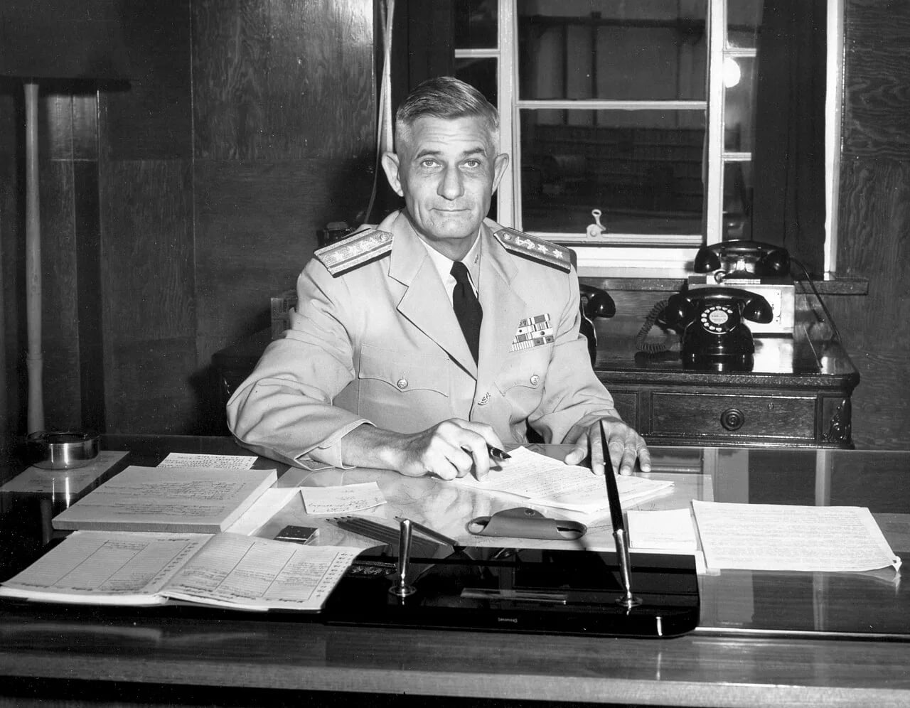 Portrait of Albert E. Jarrell (1901–1977) – memorial page