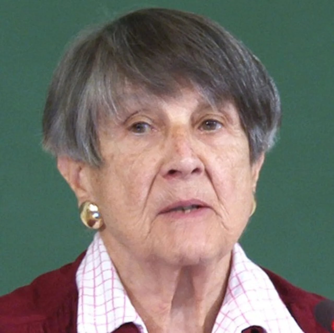 Portrait of Suzanne Débarbat (1928–2024) – memorial page