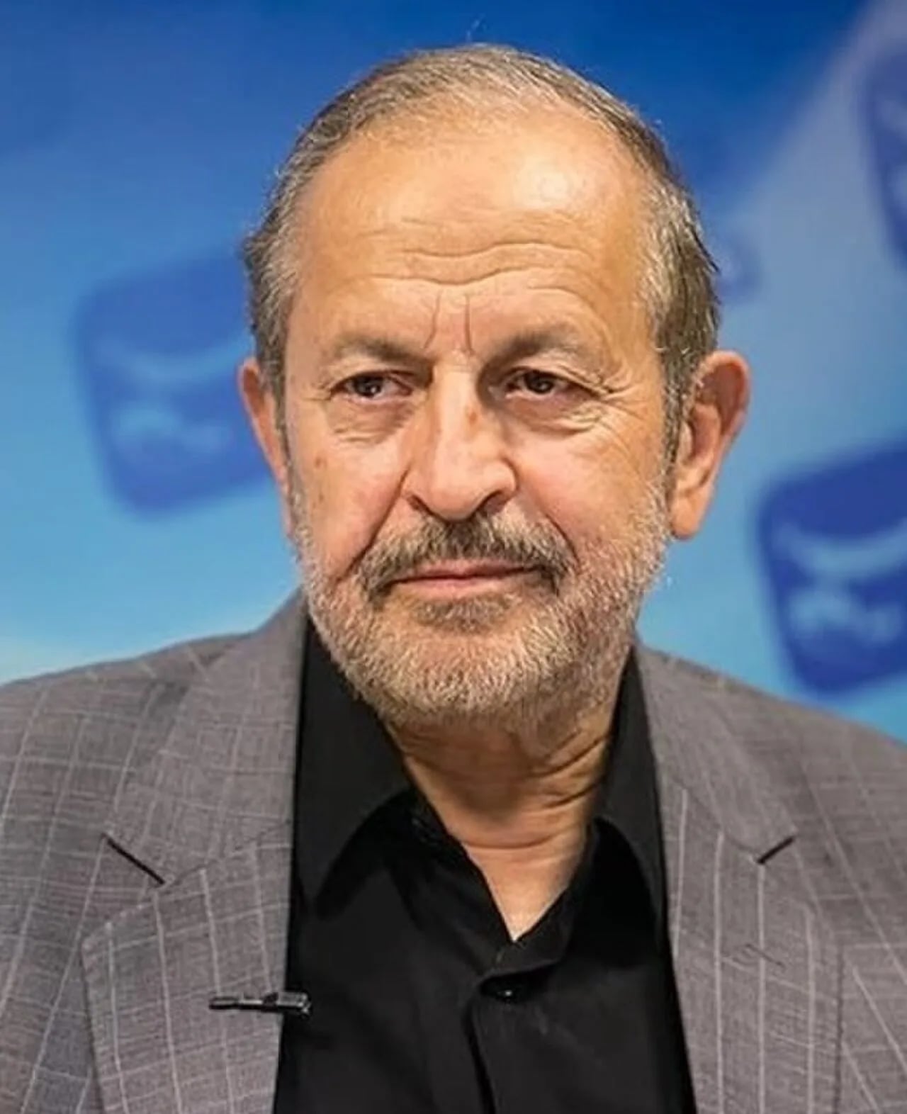 Porträt von Alireza Afshar (1951–2025) – Gedenkseite