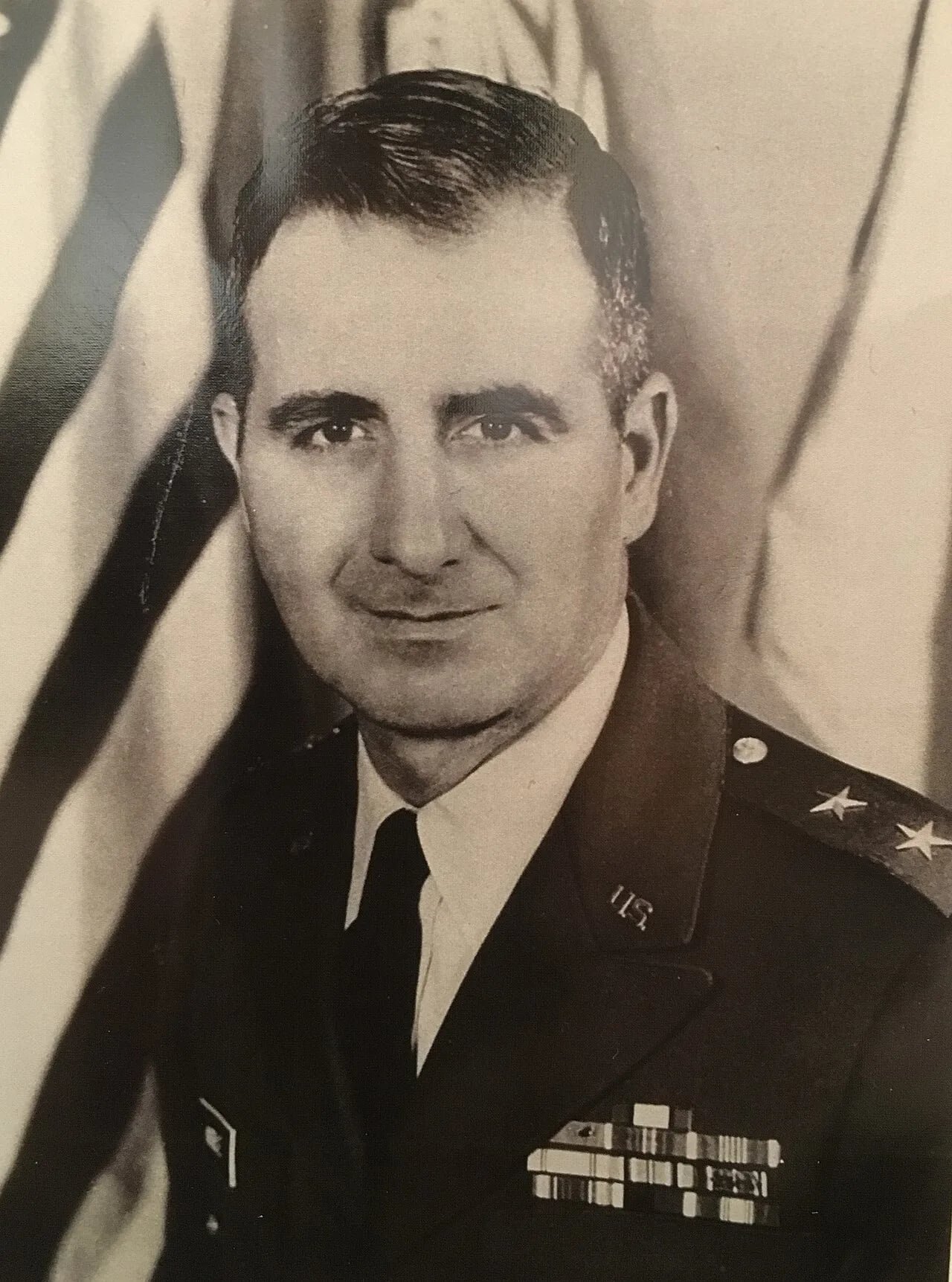 Portrait of Charles C. Noble (1916–2003) – memorial page