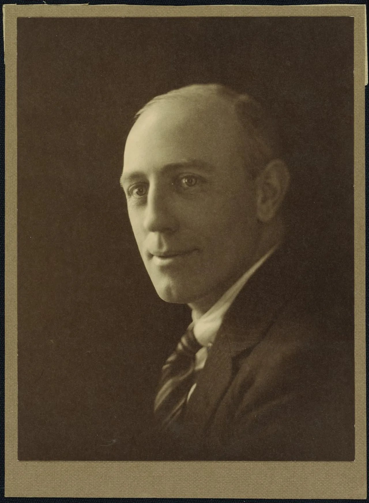 Porträt von Daryl Lindsay (1889–1976) – Gedenkseite