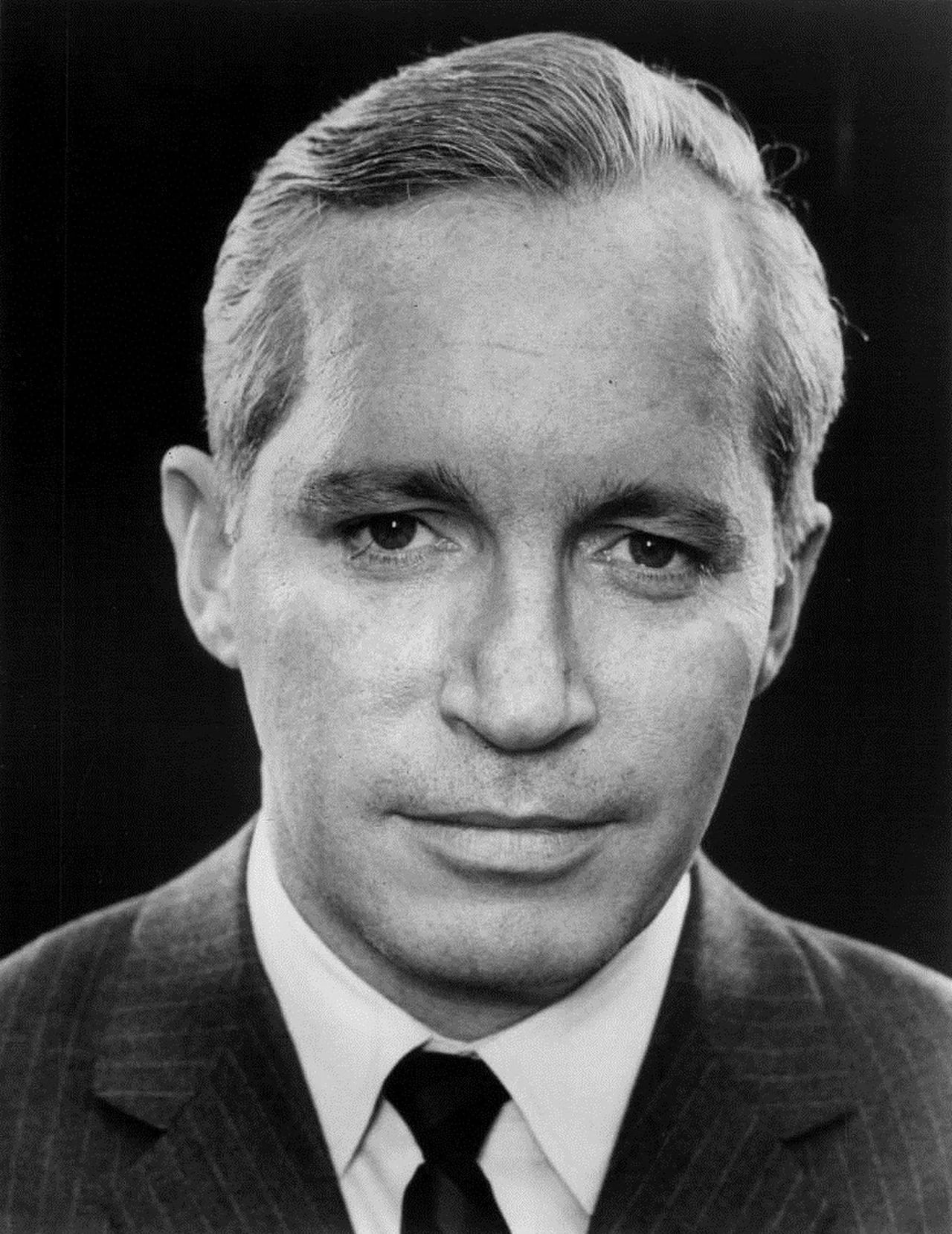 Portrait of Frank Reynolds (1923–1983) – memorial page