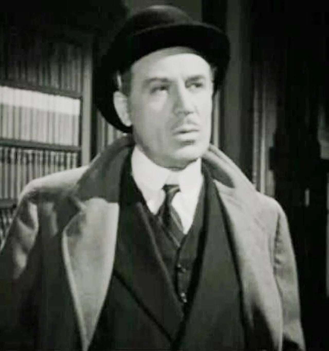 Porträt von Dennis Hoey (1893–1960) – Gedenkseite