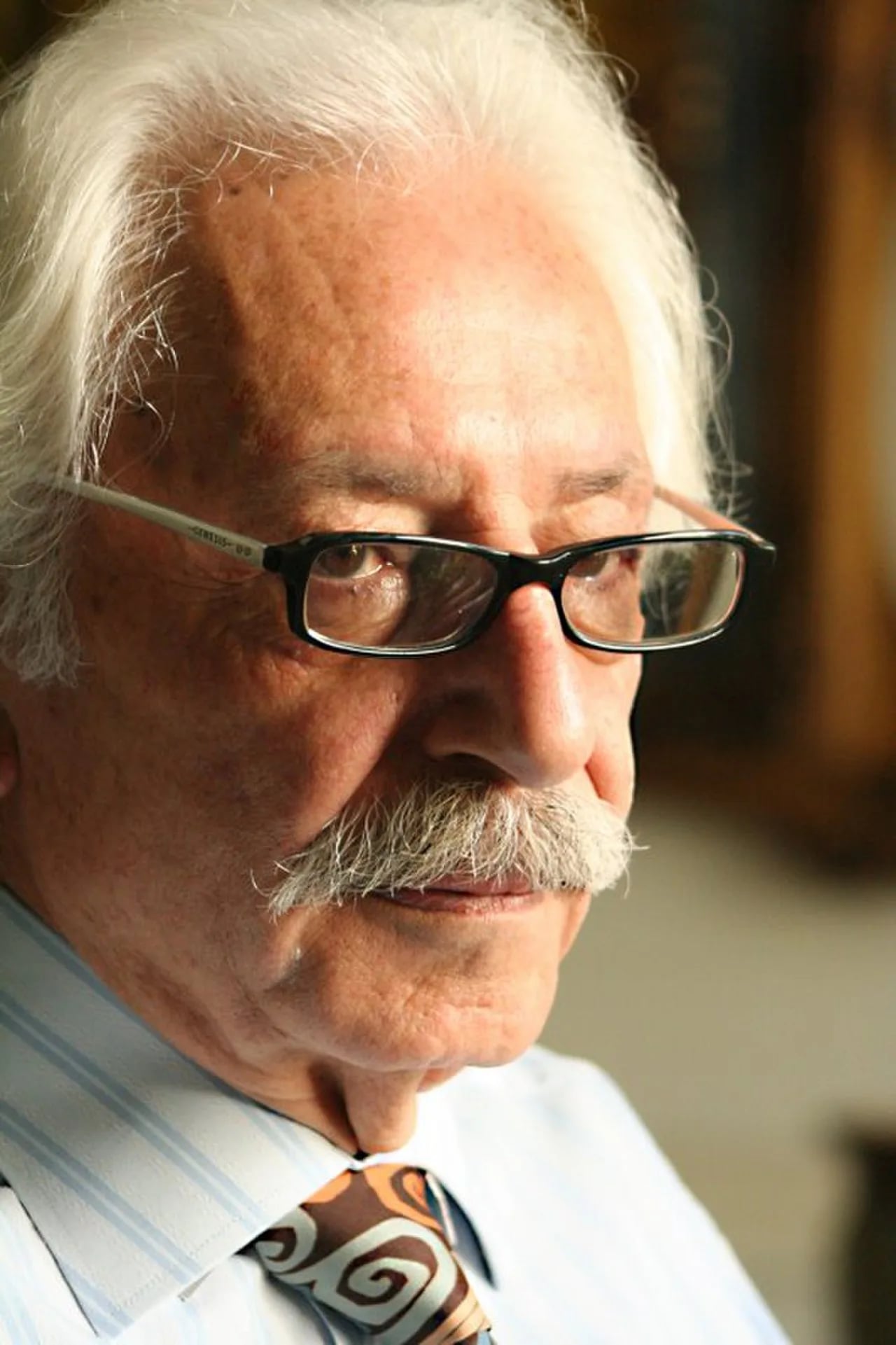 Porträt von Jamshid Mashayekhi (1934–2019) – Gedenkseite