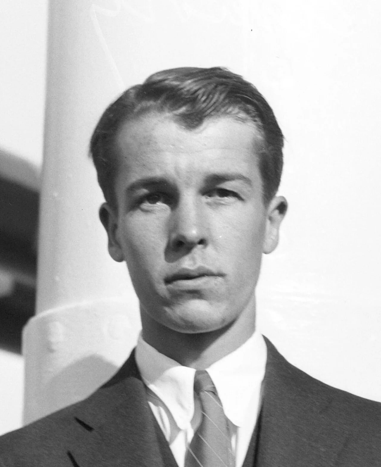 Portrait of Alfred Gwynne Vanderbilt II (1912–1999) – memorial page