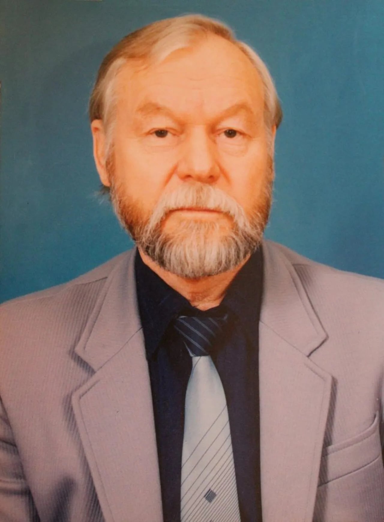 Porträt von Anatolij Iwanowitsch Ut’jew (1942–2016) – Gedenkseite