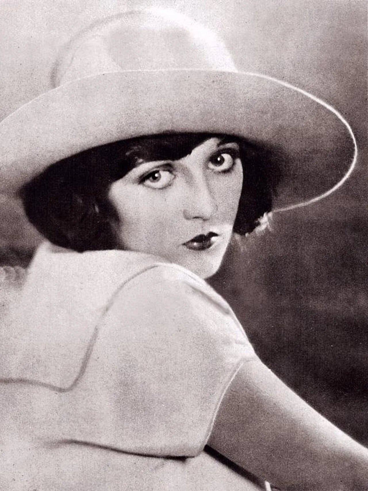 Portrait of Dorothy Dwan (1906–1981) – memorial page