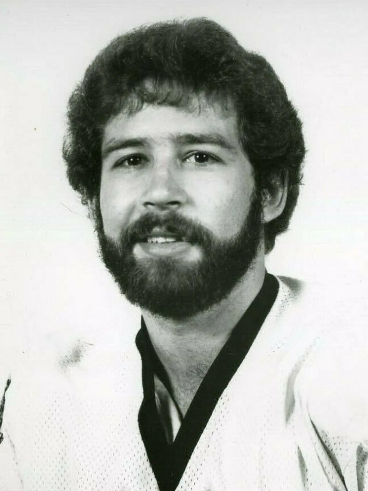 Porträt von Dwight Foster (1957–2025) – Gedenkseite