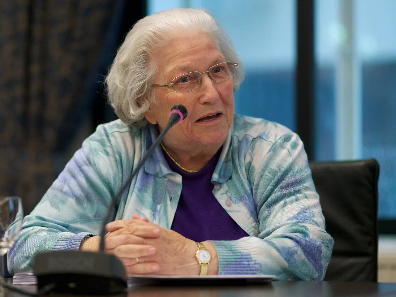 Portrait of Hannie van Leeuwen (1926–2018) – memorial page
