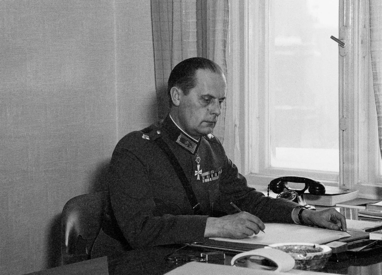 Porträt von Wiljo Tuompo (1893–1957) – Gedenkseite