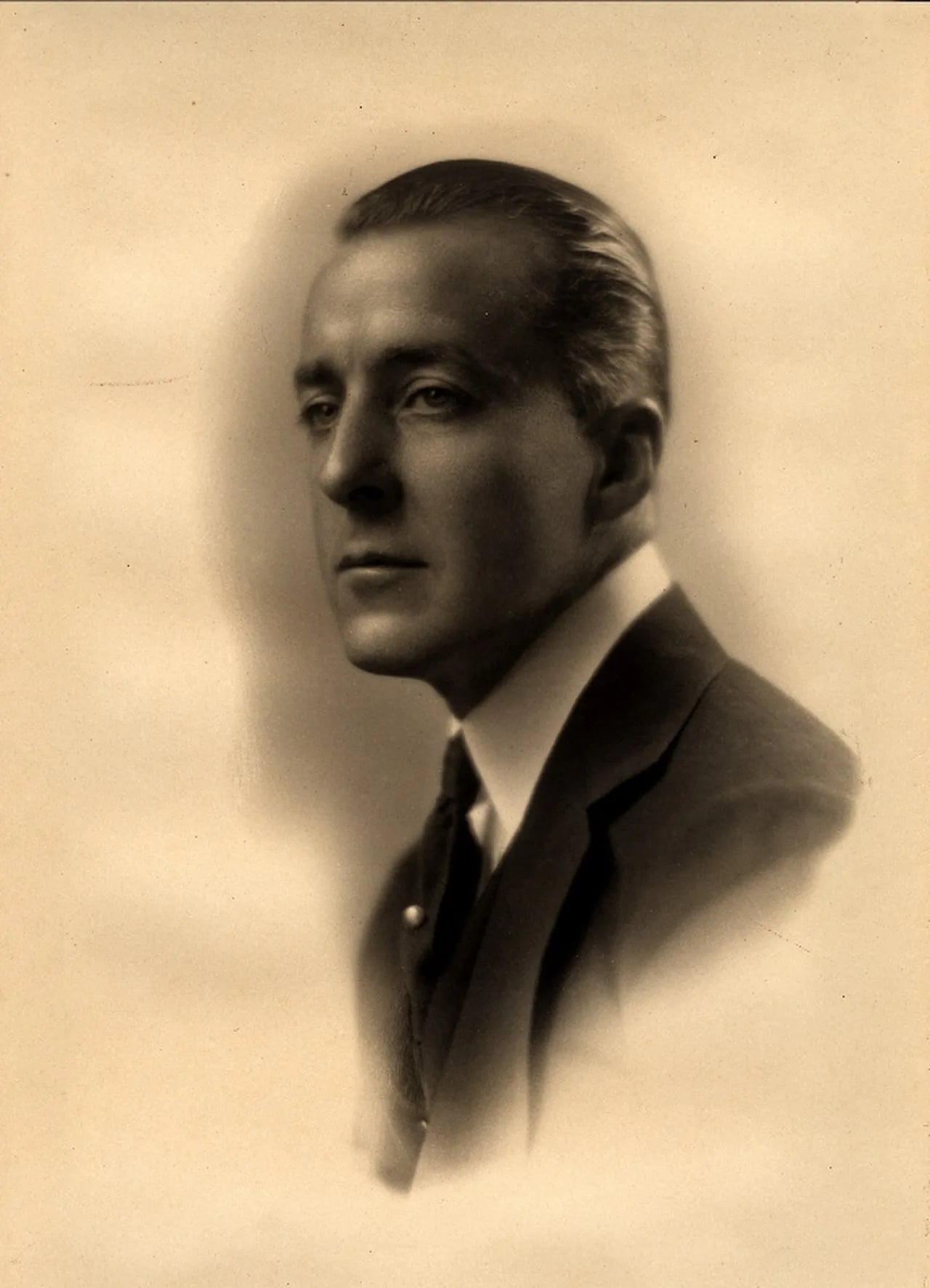 Portrait of Edward Francis Hutton (1875–1962) – memorial page