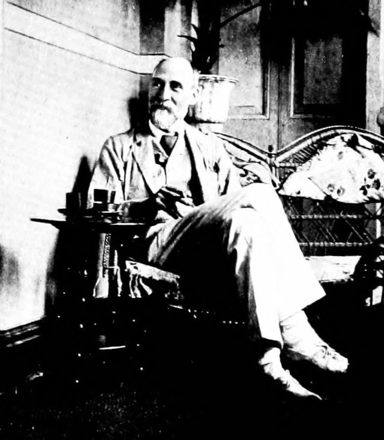 Porträt von Edward Hamilton Aitken (1851–1909) – Gedenkseite