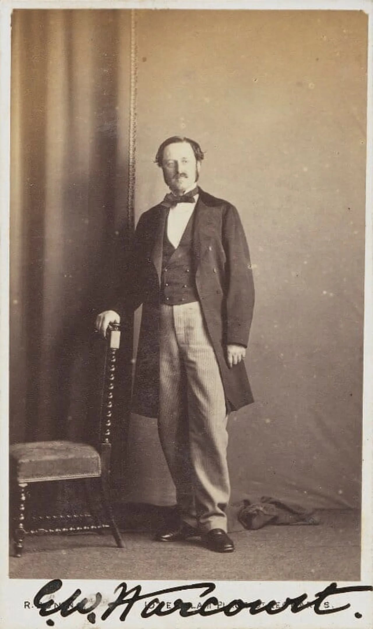 Porträt von Edward Vernon Harcourt (1825–1891) – Gedenkseite