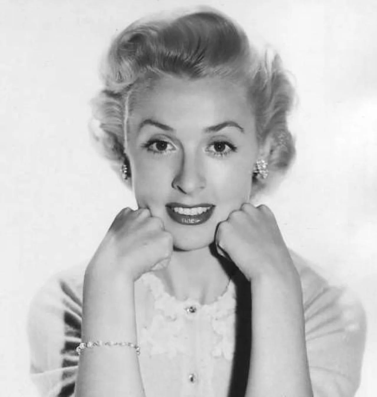 Porträt von Elena Verdugo (1925–2017) – Gedenkseite
