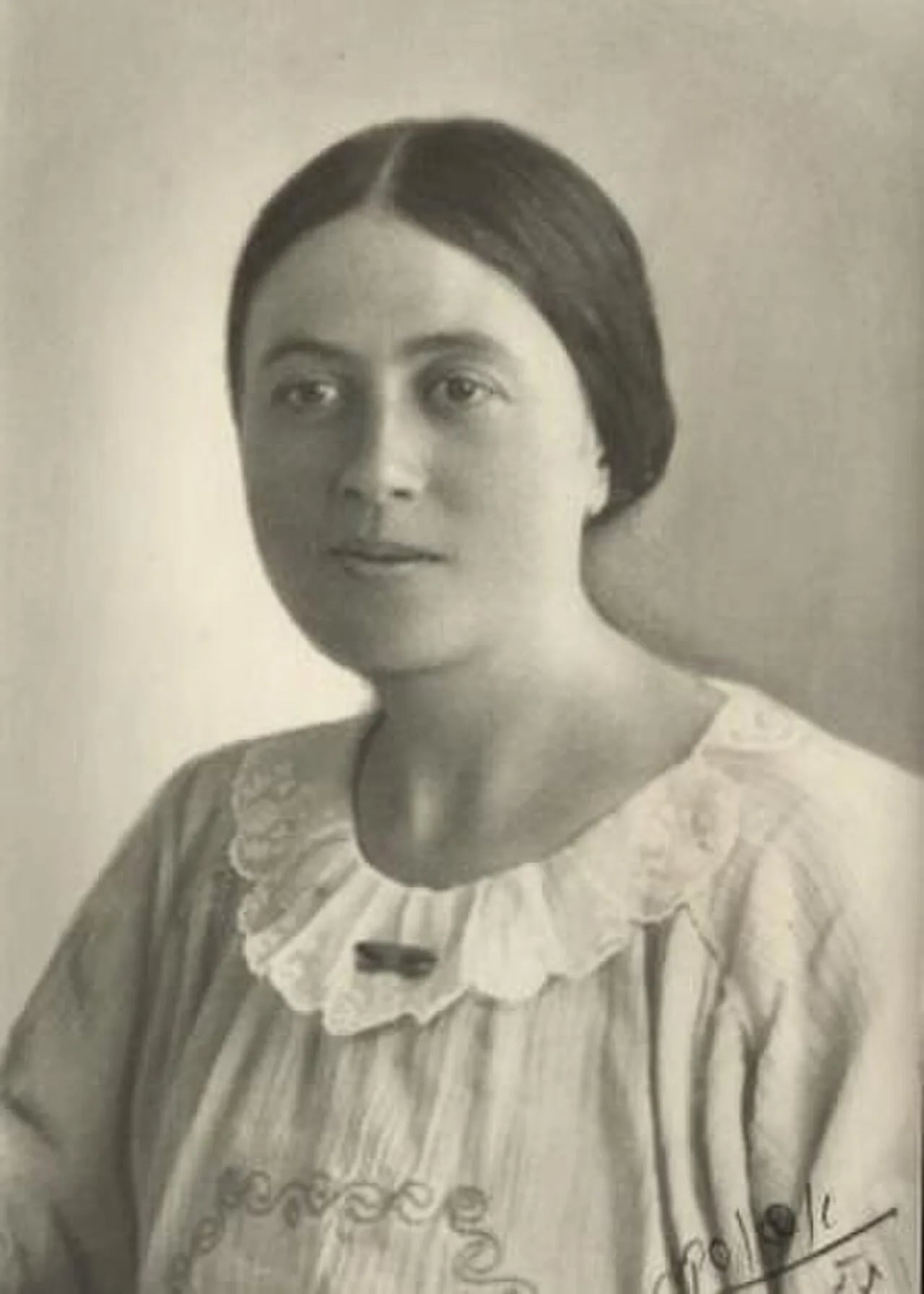 Portrait of Tova Rotman (1893–1974) – memorial page