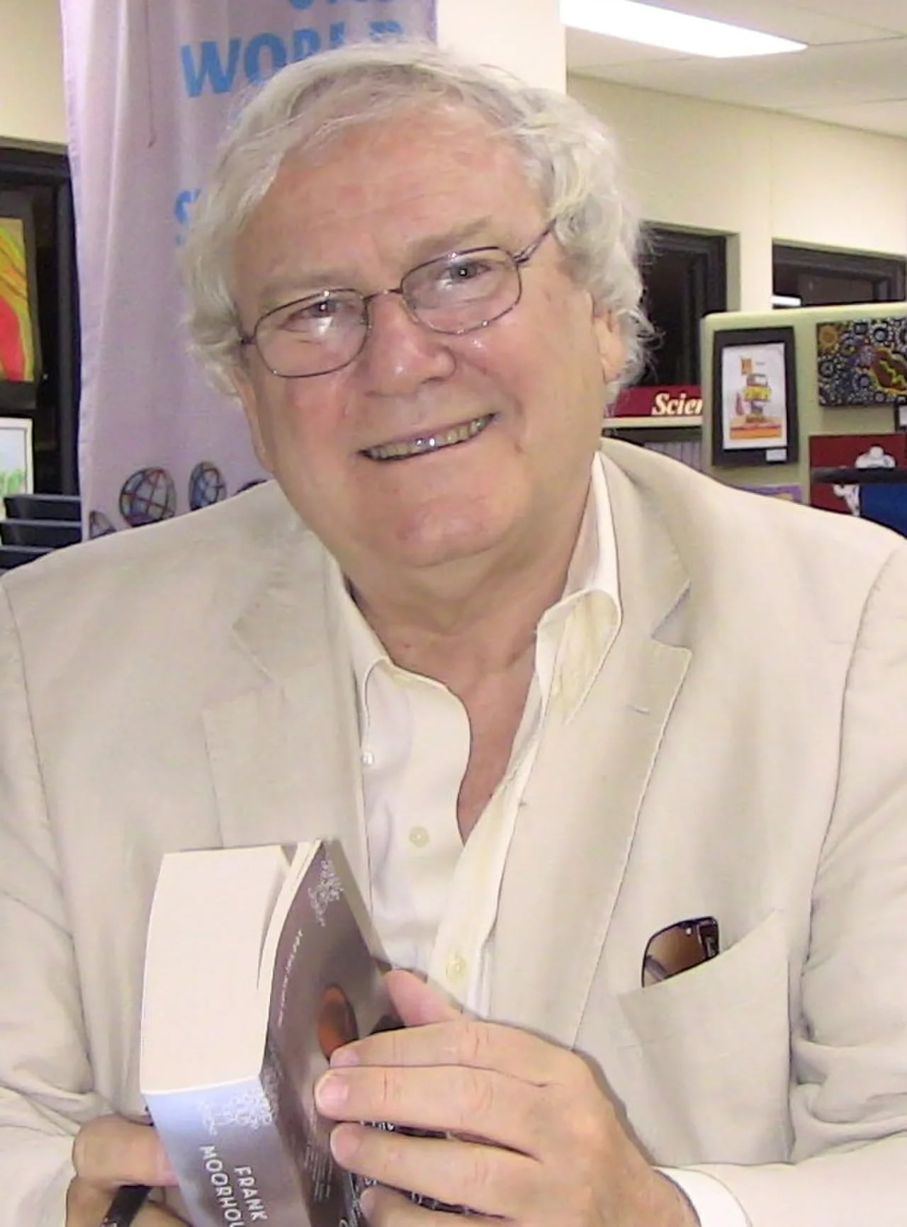 Porträt von Frank Moorhouse (1938–2022) – Gedenkseite