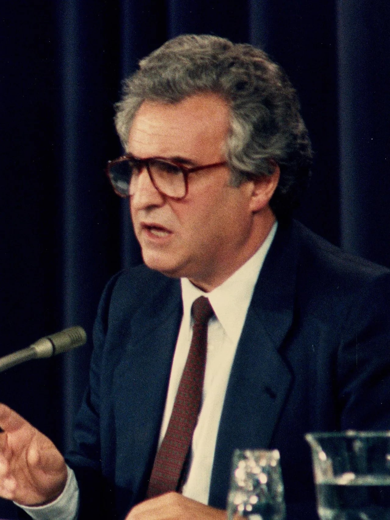 Porträt von Enrique Múgica (1932–2020) – Gedenkseite