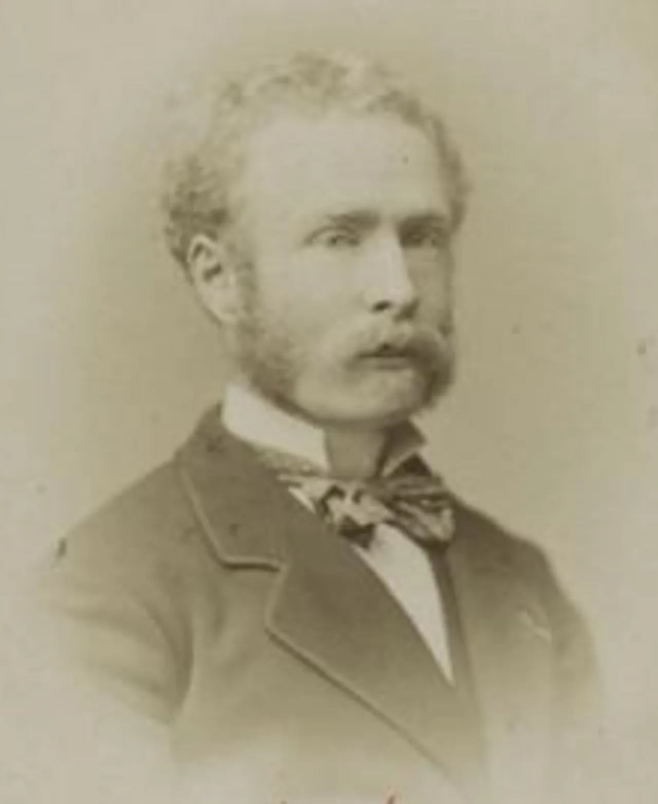 Porträt von Louis Prosper Ernest Duvergier de Hauranne (1843–1877) – Gedenkseite