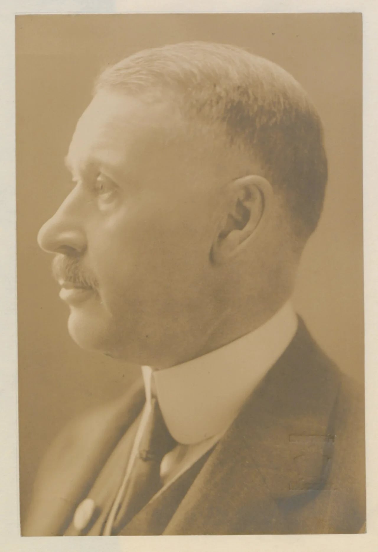 Portrait of Ernest Howard Armstrong (1864–1946) – memorial page