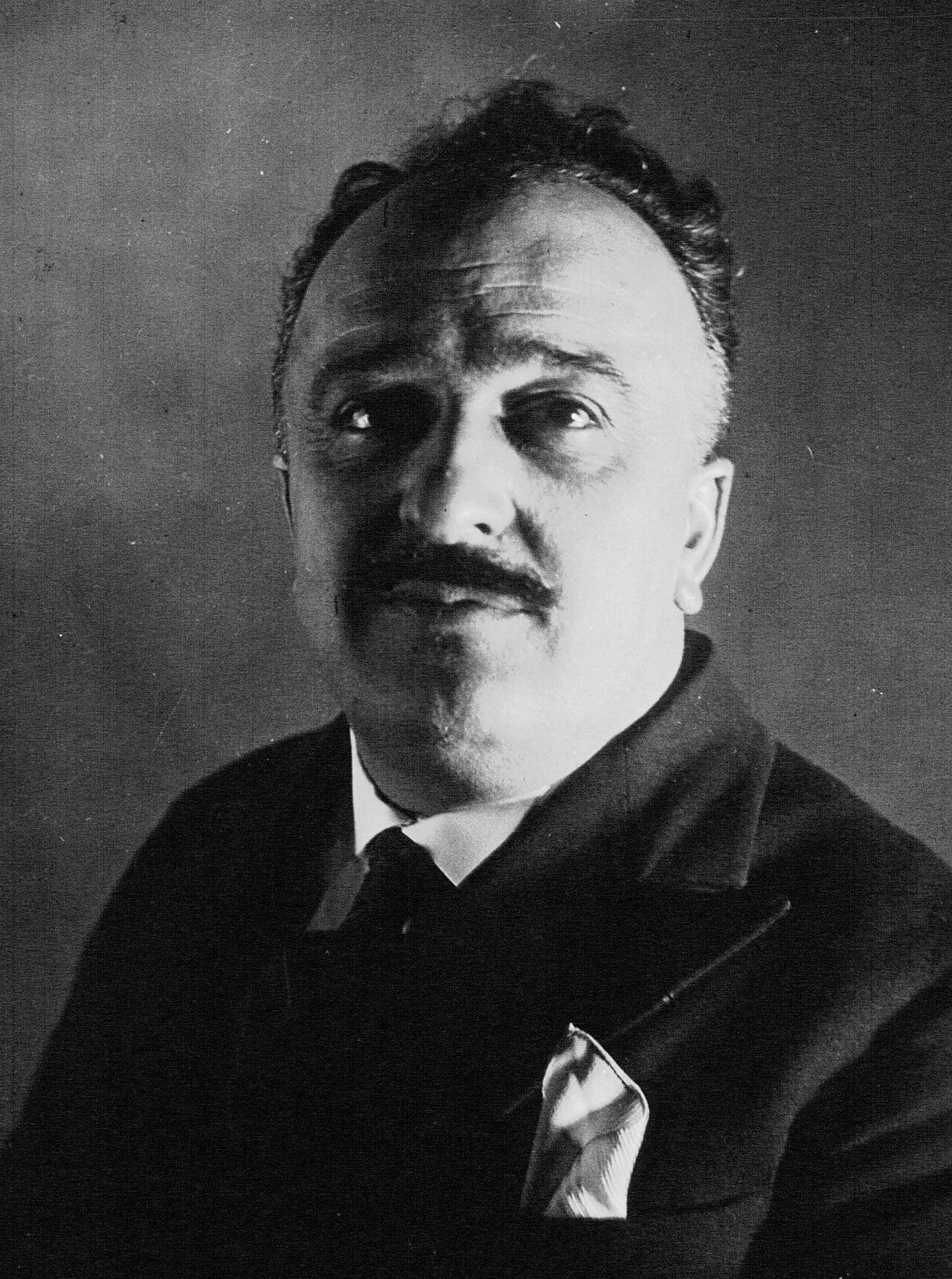 Portrait of Ernest Pezet (1887–1966) – memorial page