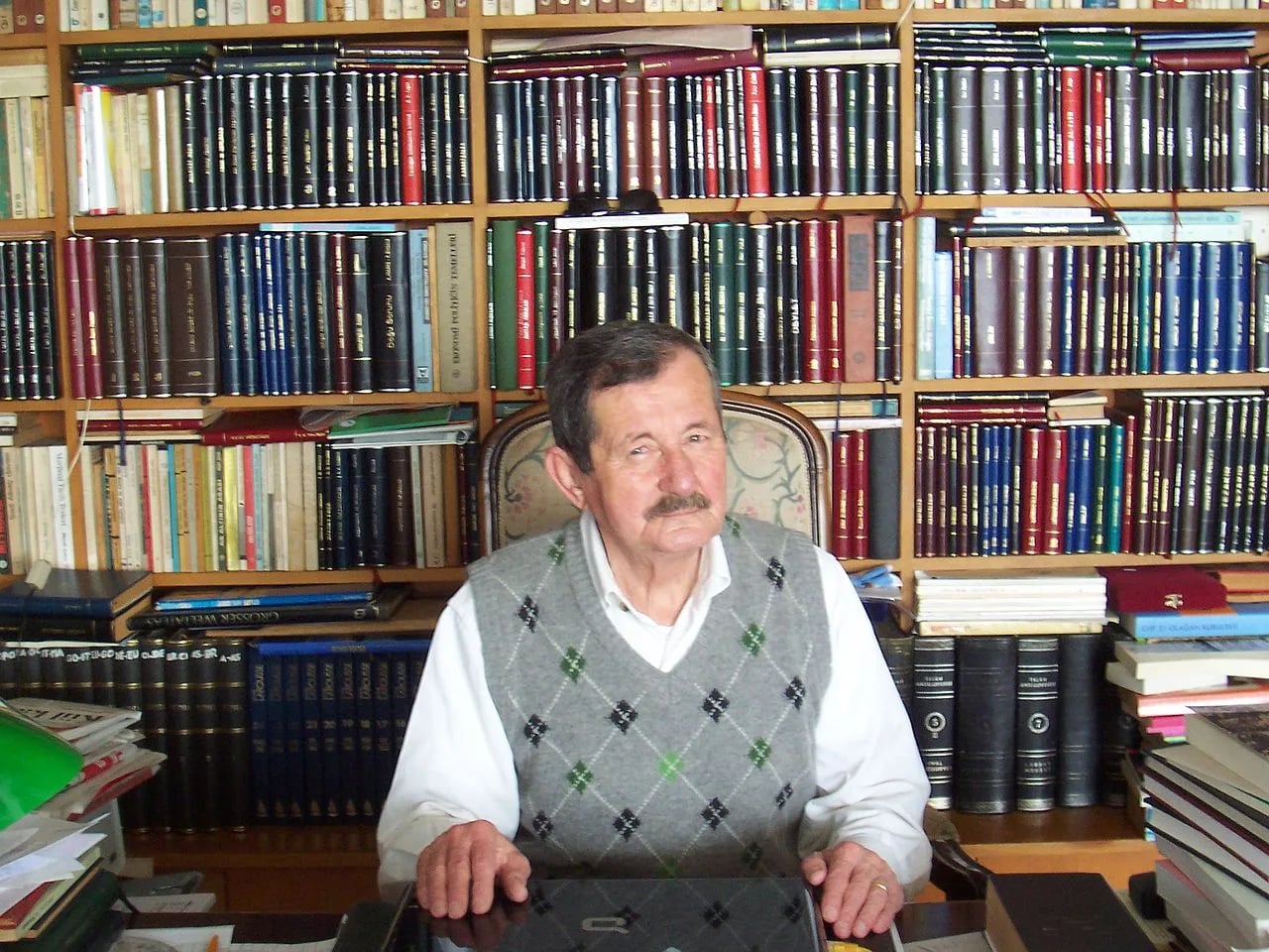 Portrait of Erol Toy (1936–2021) – memorial page