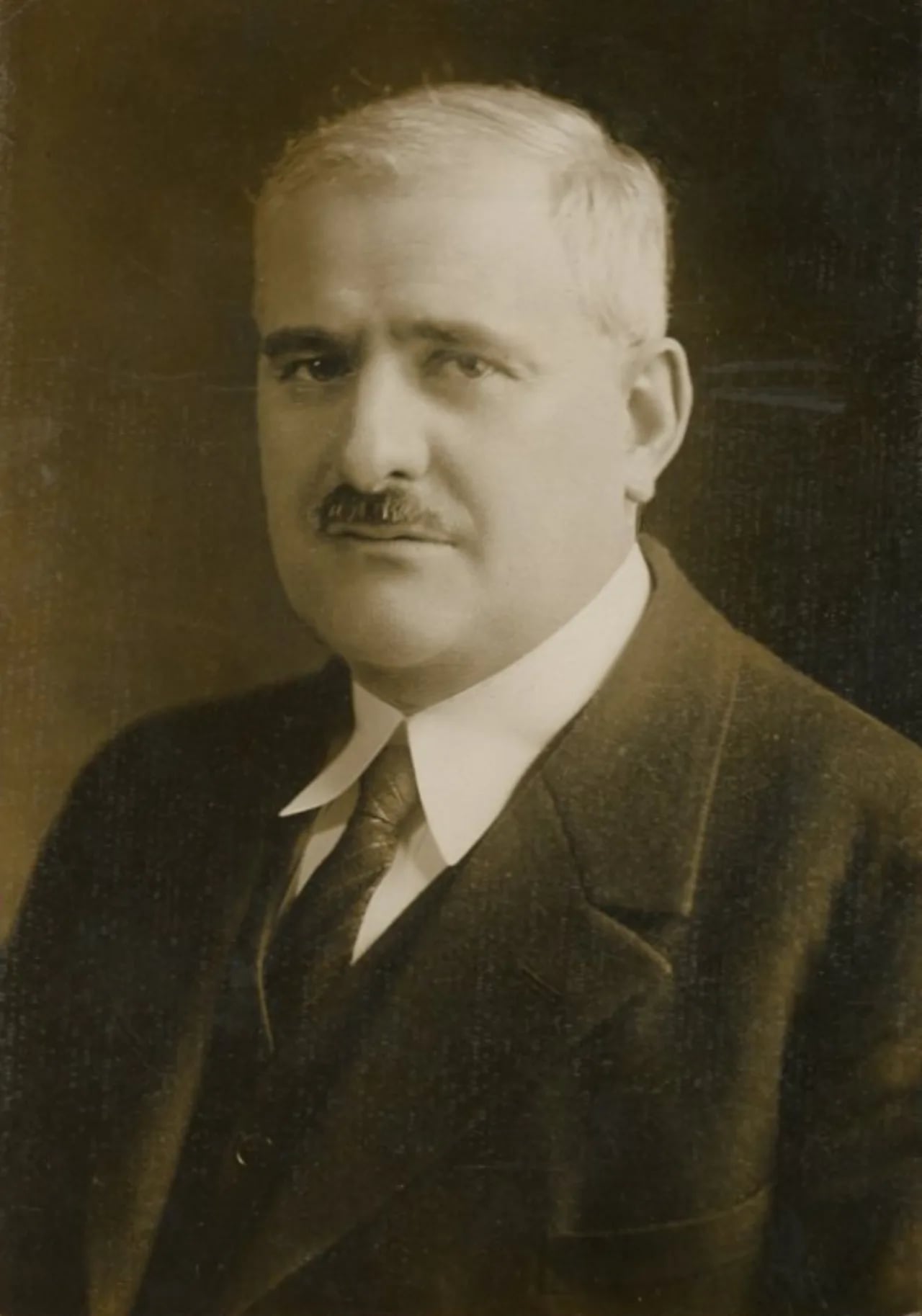 Porträt von Eugène Fiancette (1881–1949) – Gedenkseite