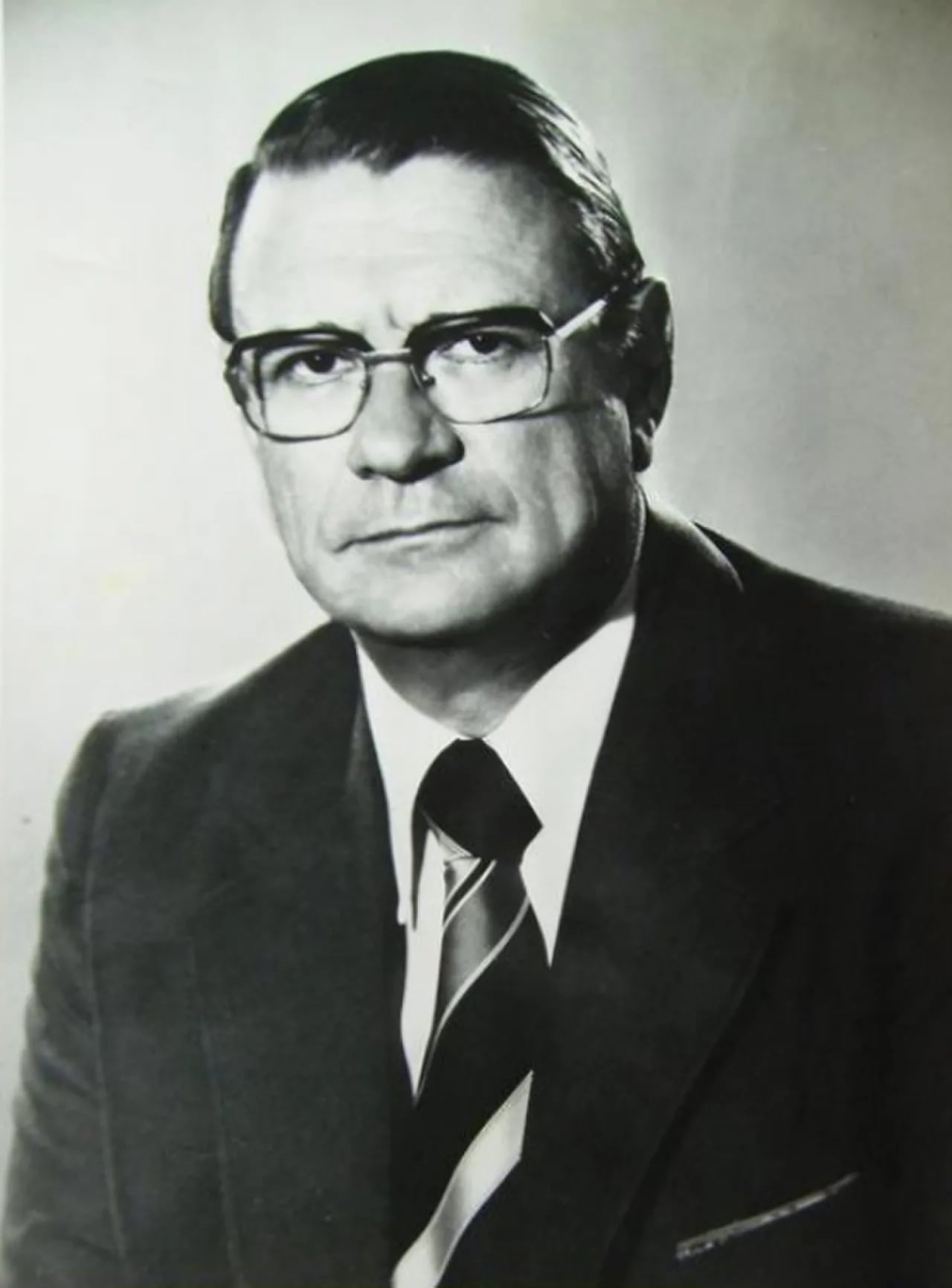 Portrait of Stephanus Petrus Botha (1922–2010) – memorial page
