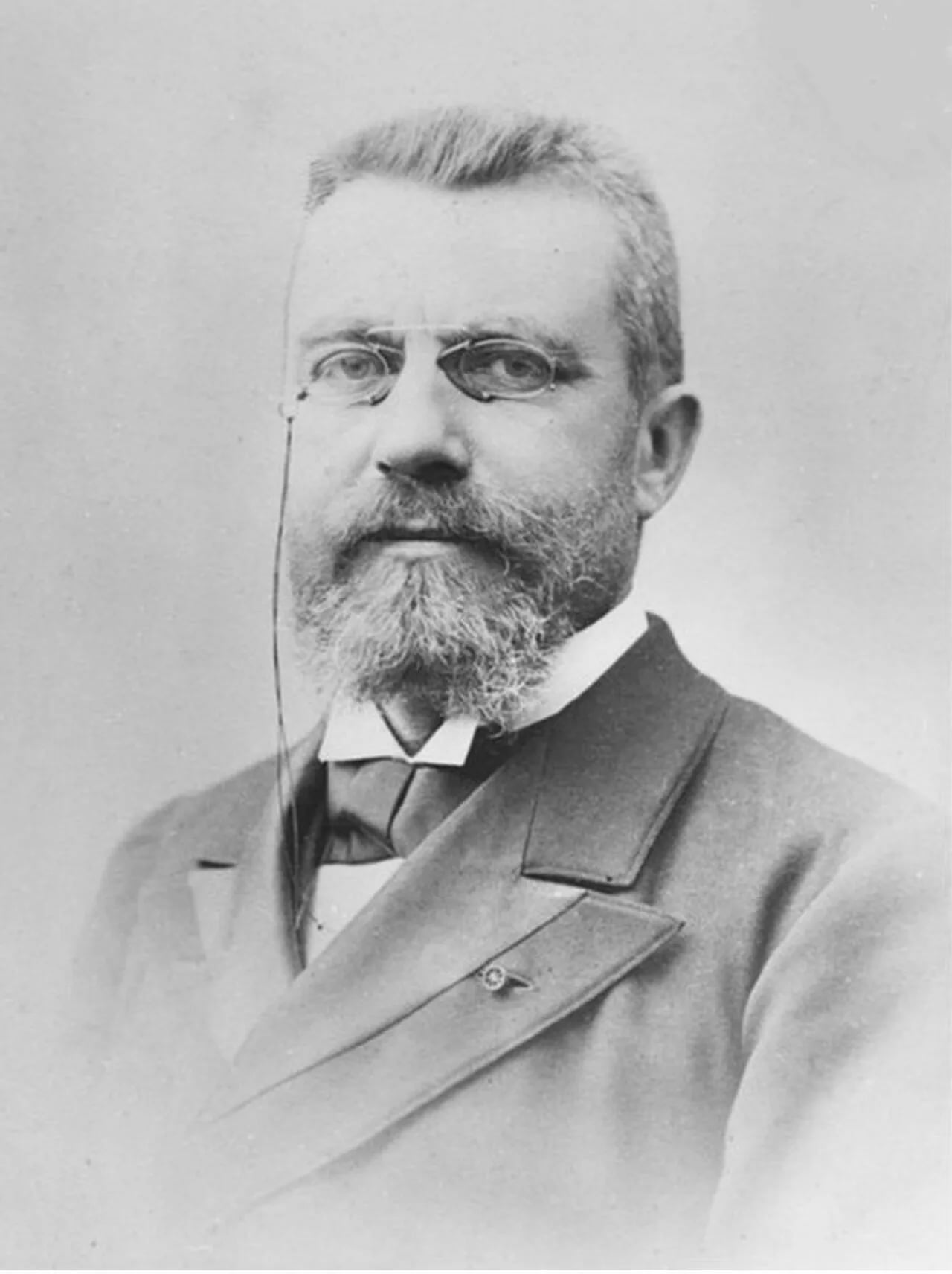Portrait of Florent Guillain (1844–1915) – memorial page