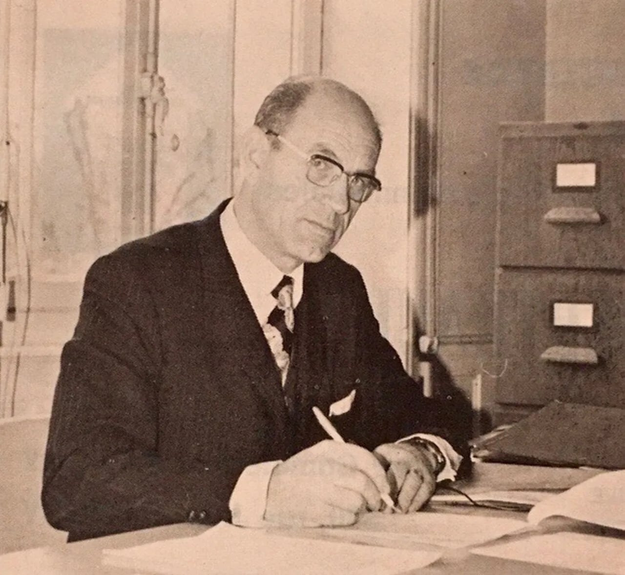 Porträt von Francisque Perrut (1920–2018) – Gedenkseite