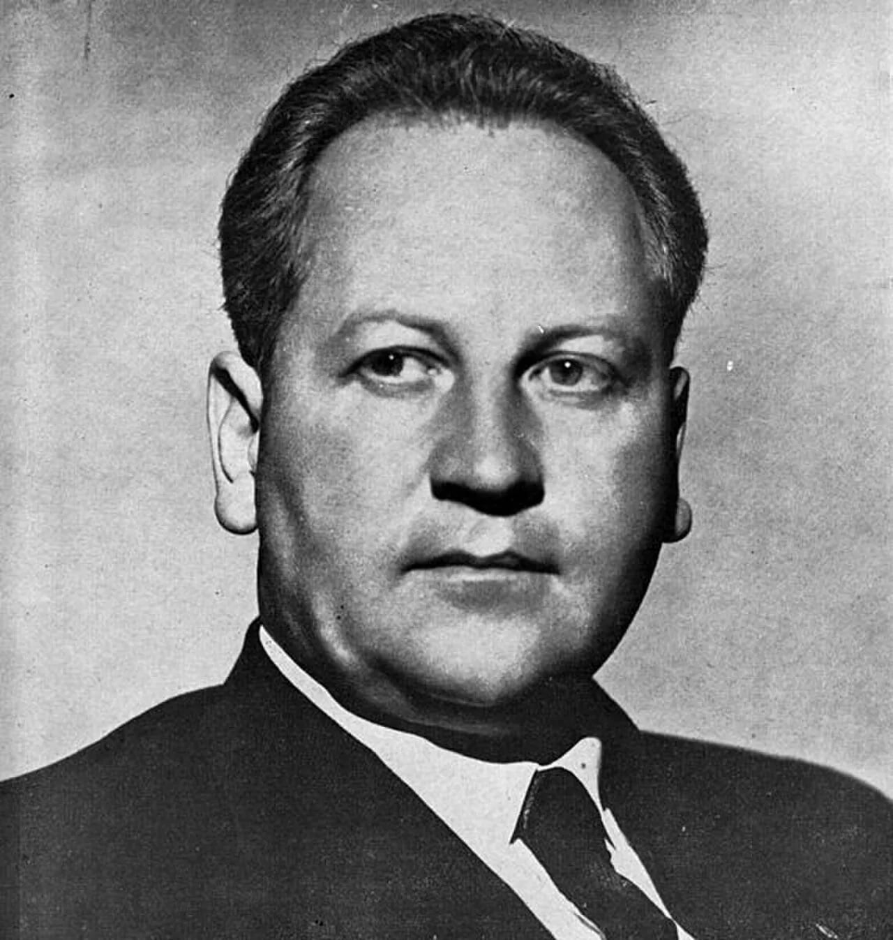 Portrait of Frans Erasmus (1896–1967) – memorial page