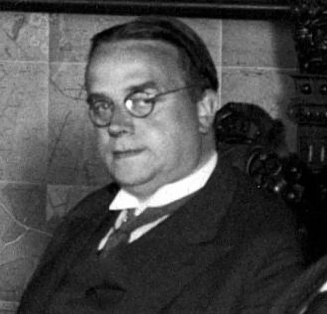 Portrait of Timotheus Josephus Verschuur (1886–1945) – memorial page