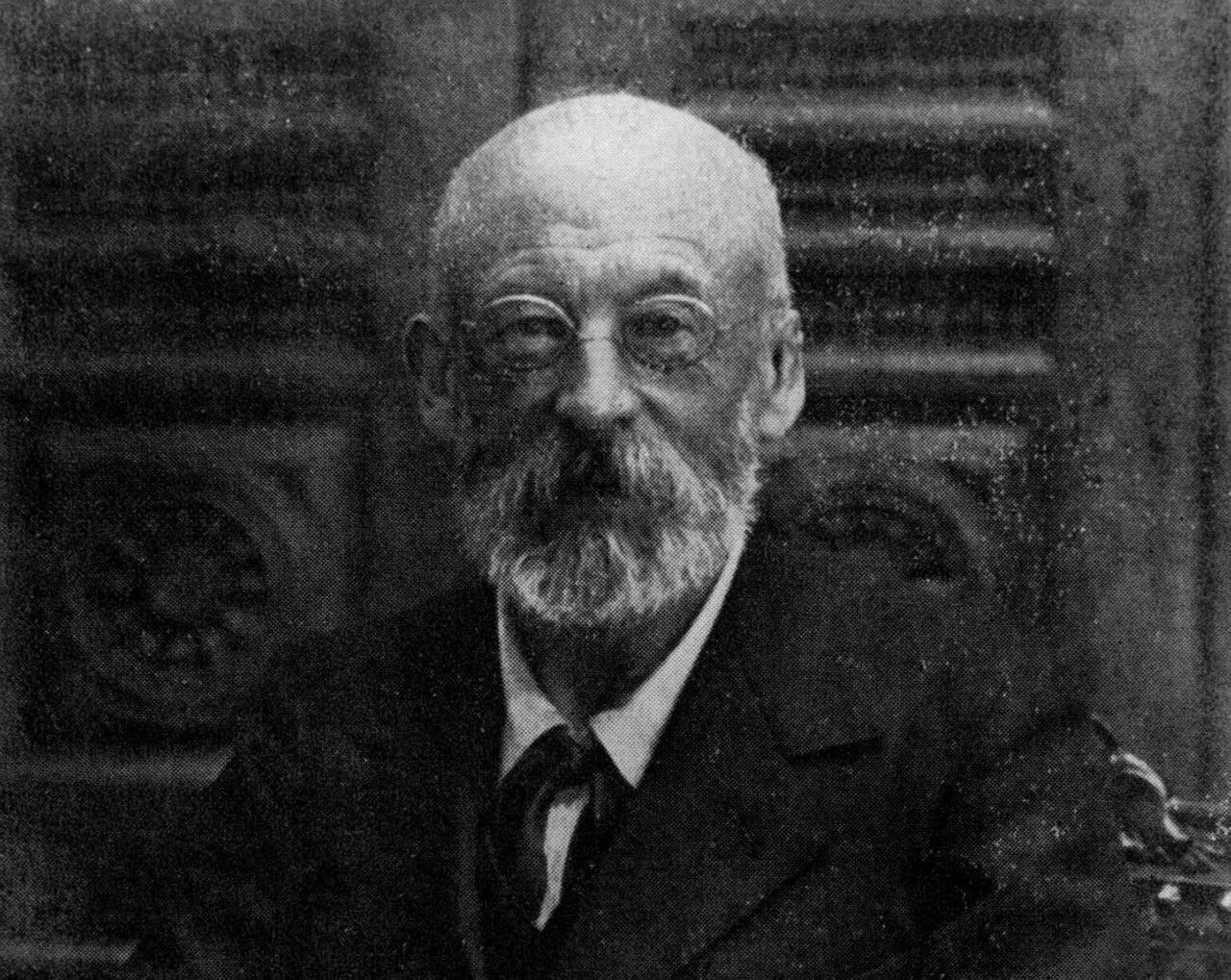 Portrait of François Vallée (1860–1949) – memorial page