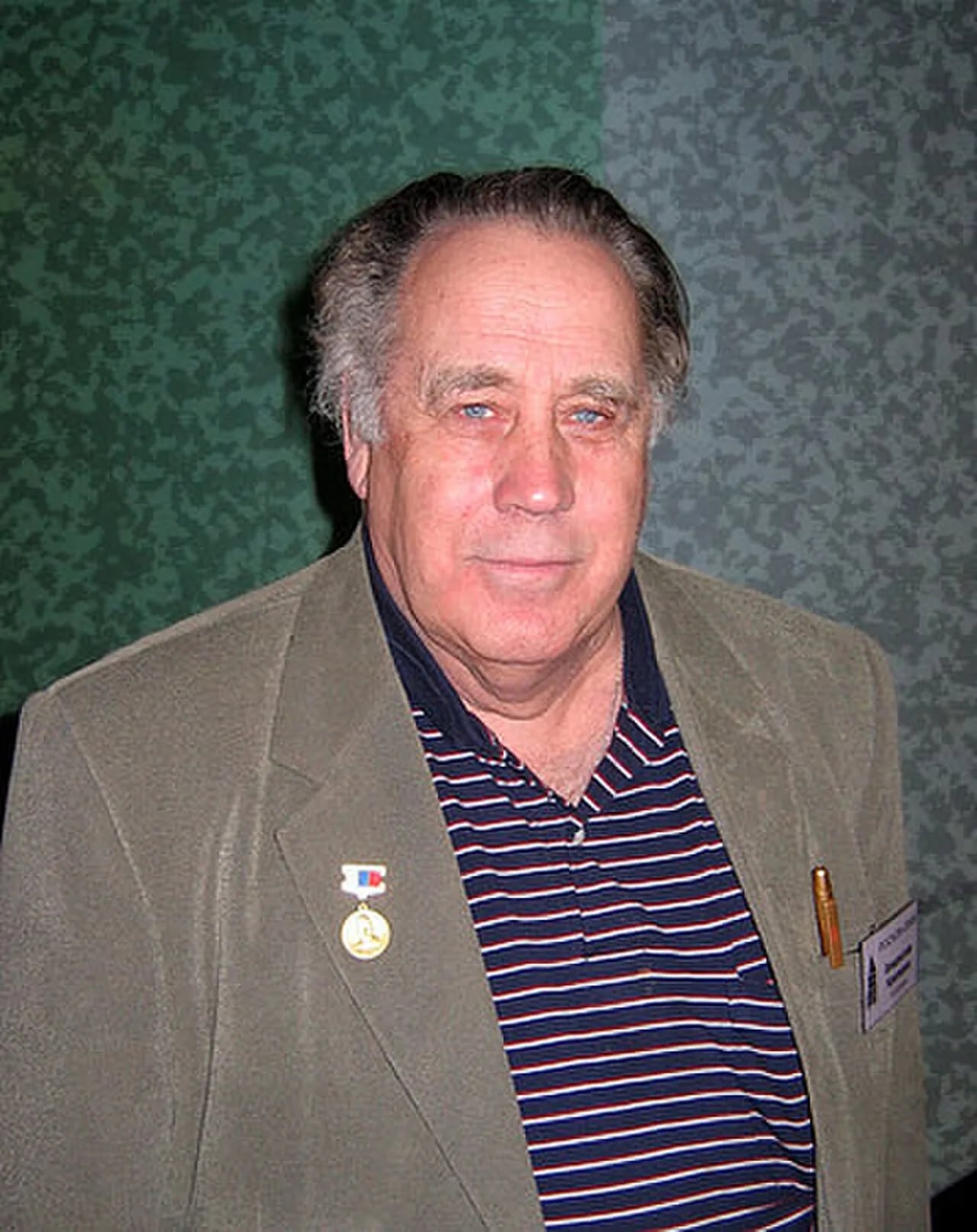 Porträt von Wladislaw Petrowitsch Krapiwin (1938–2020) – Gedenkseite
