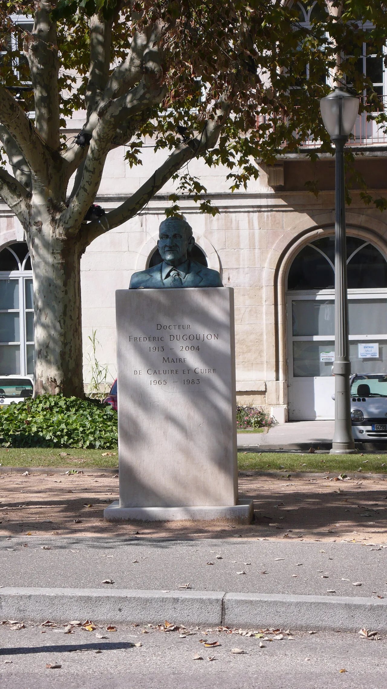 Porträt von Frédéric Dugoujon (1913–2004) – Gedenkseite