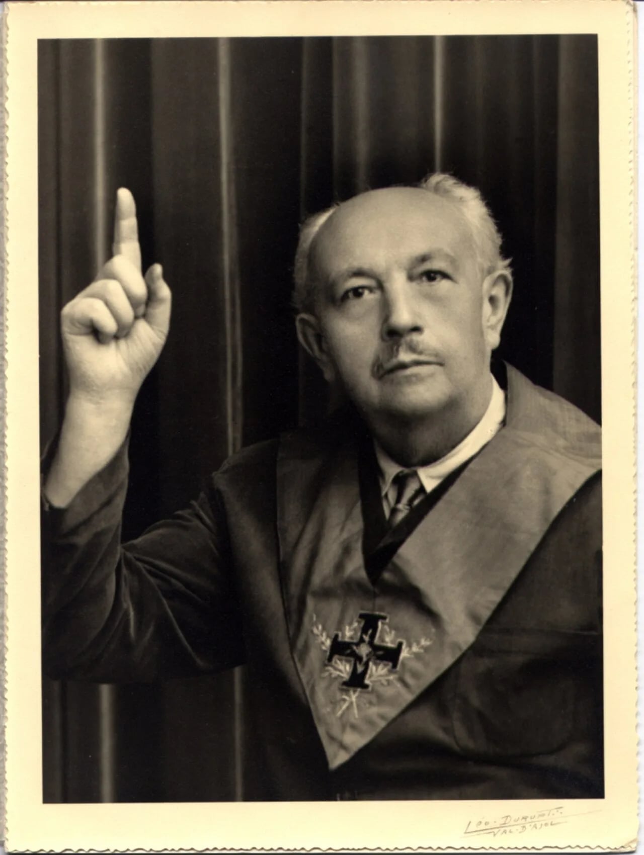 Porträt von Félix Chevrier (1884–1962) – Gedenkseite