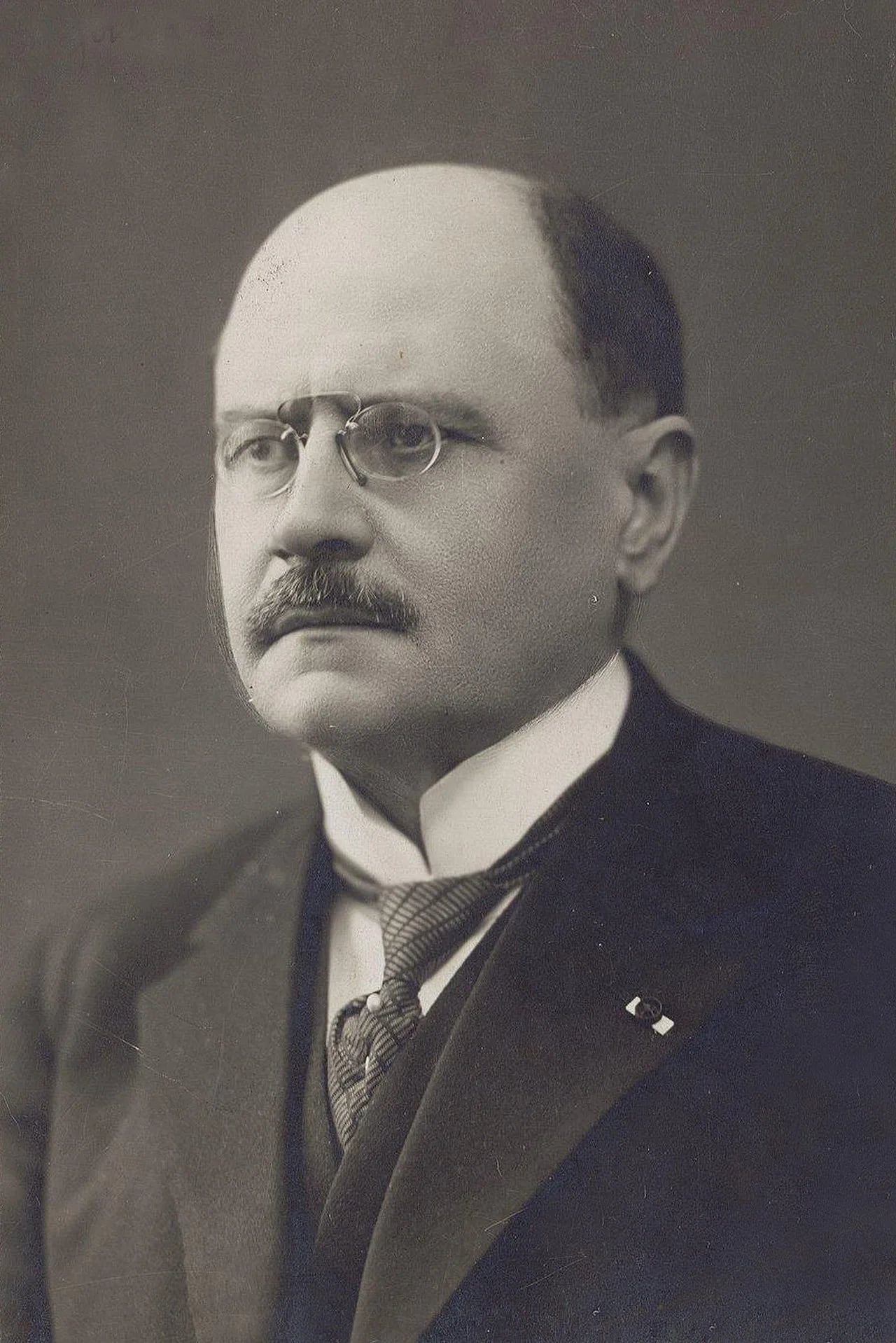 Porträt von Gabriel Louis Angoulvant (1872–1932) – Gedenkseite