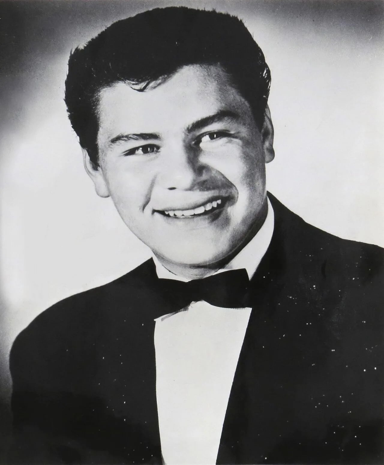 Portrait of Ritchie Valens (1941–1959) – memorial page