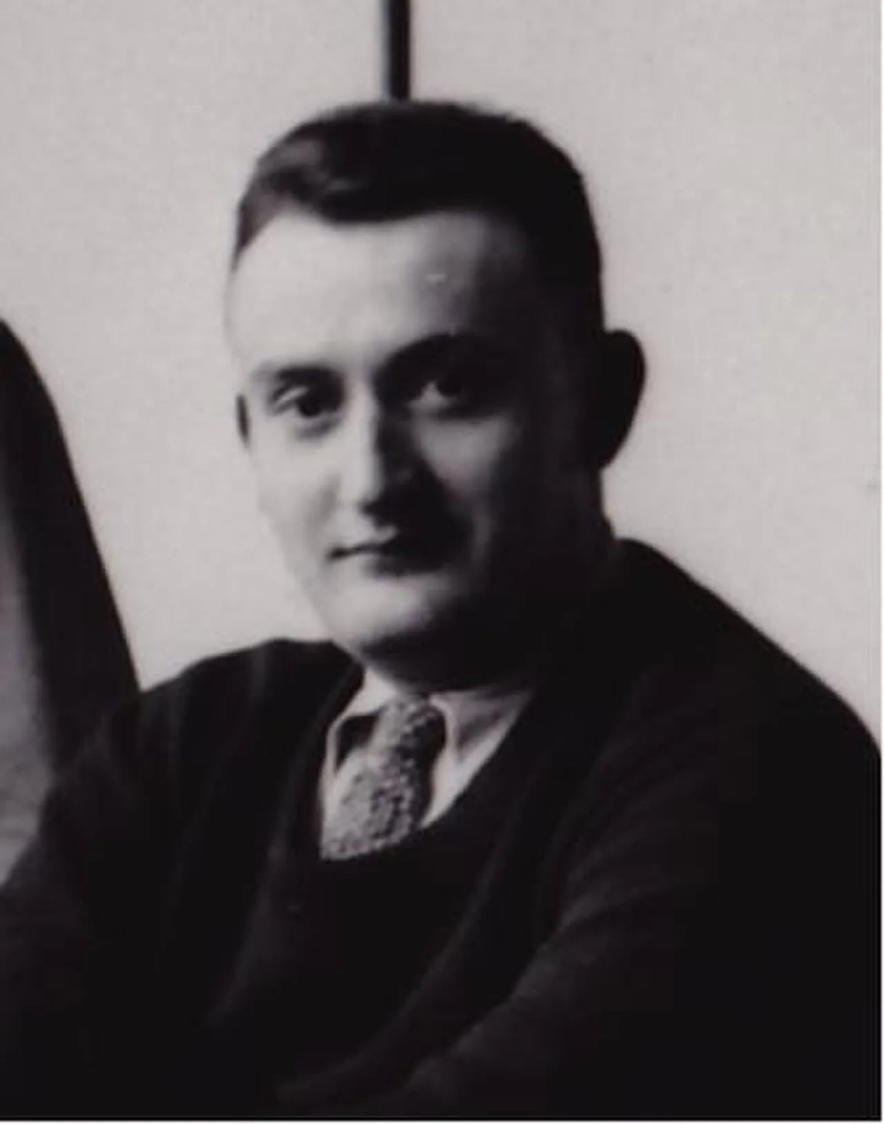 Porträt von Gaston Louis Roux (1904–1988) – Gedenkseite