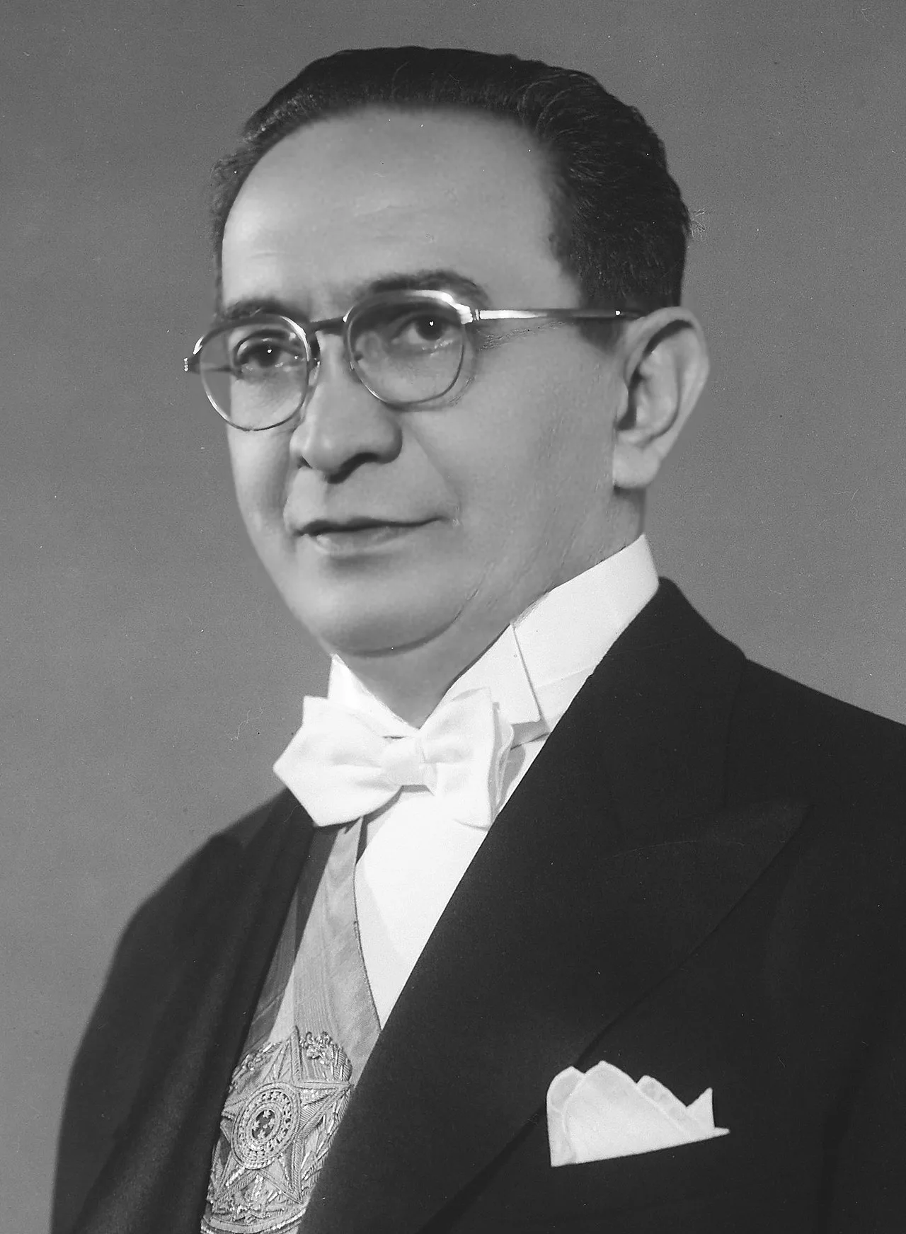 Portrait of João Café Filho (1899–1970) – memorial page