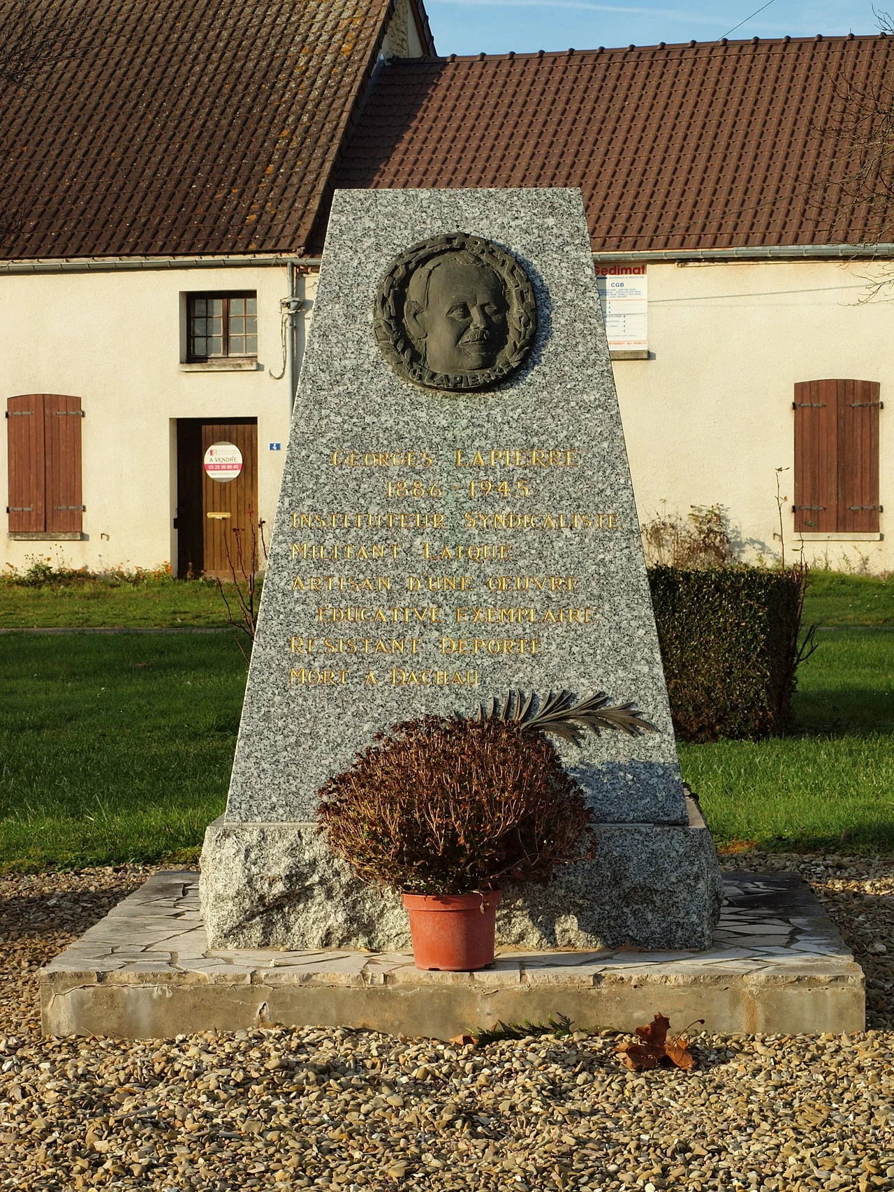 Portrait of Georges Lapierre (1886–1945) – memorial page