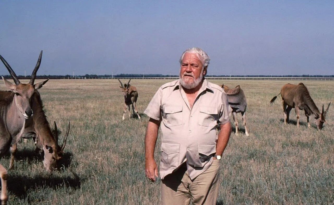 Portrait of Gerald Durrell (1925–1995) – memorial page
