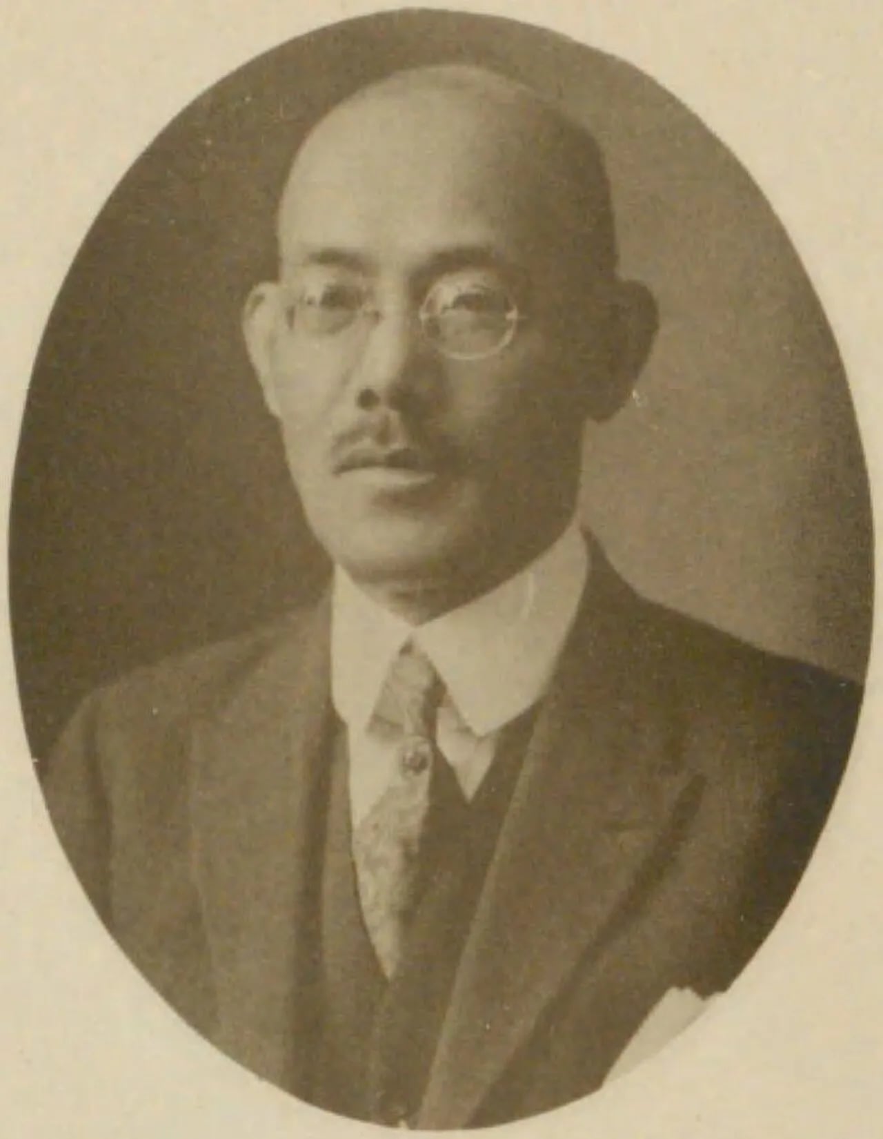 Portrait of Kunie Abe (1882–1950) – memorial page