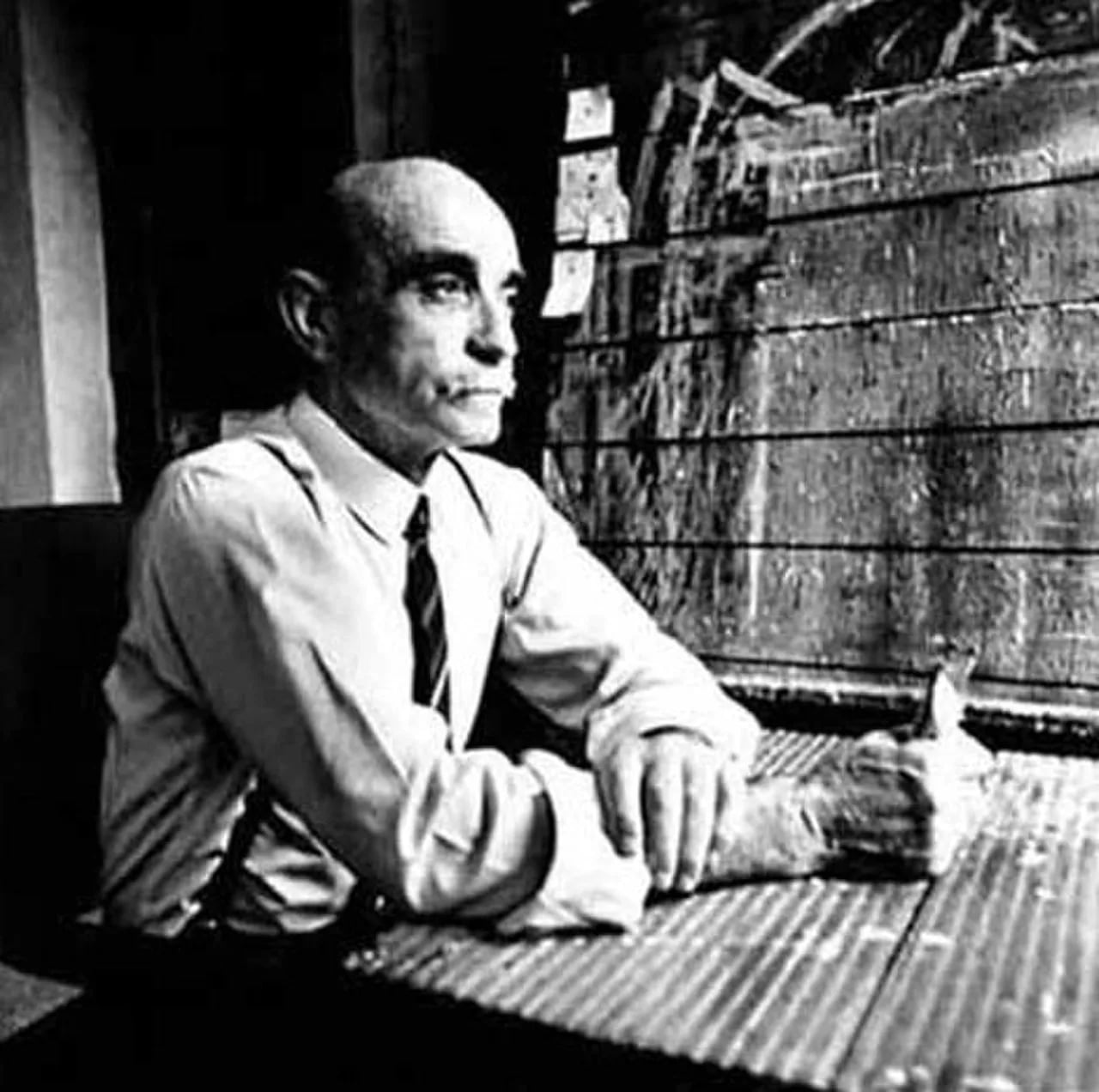Portrait of Lucio Fontana (1899–1968) – memorial page