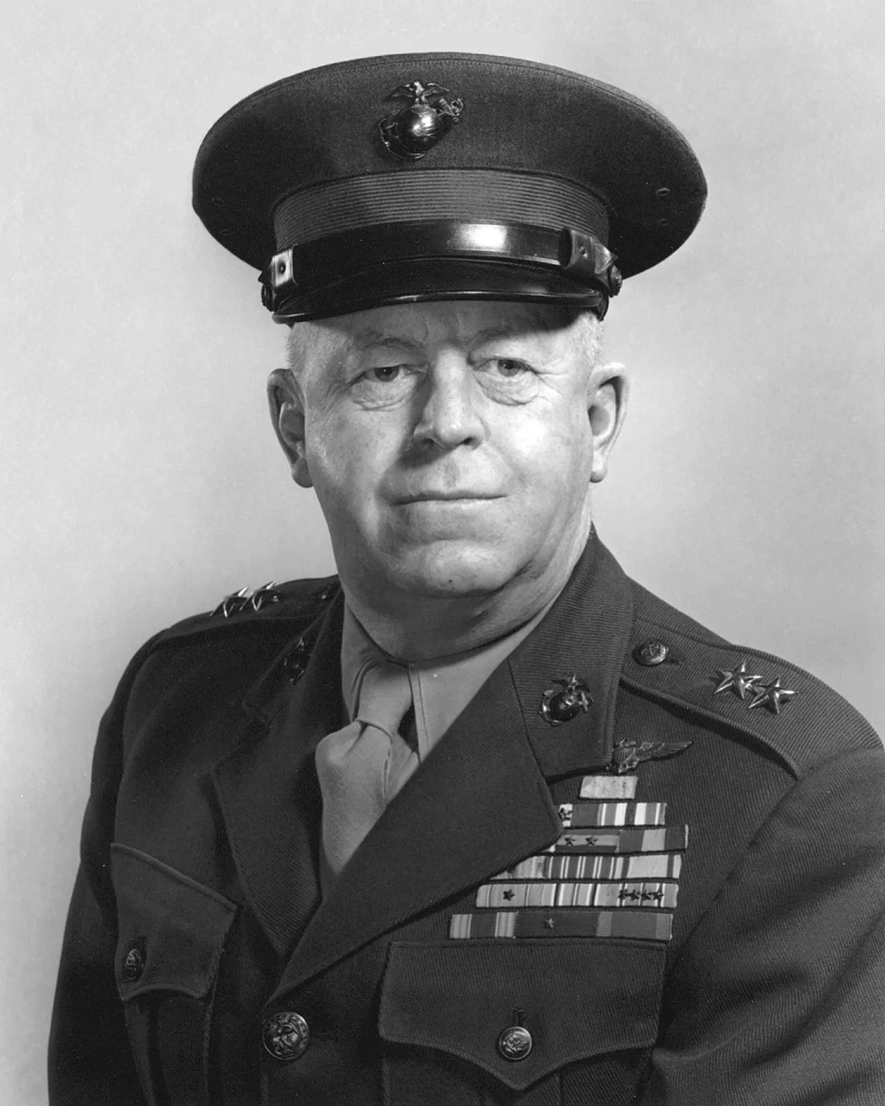 Portrait of Merritt A. Edson (1897–1955) – memorial page