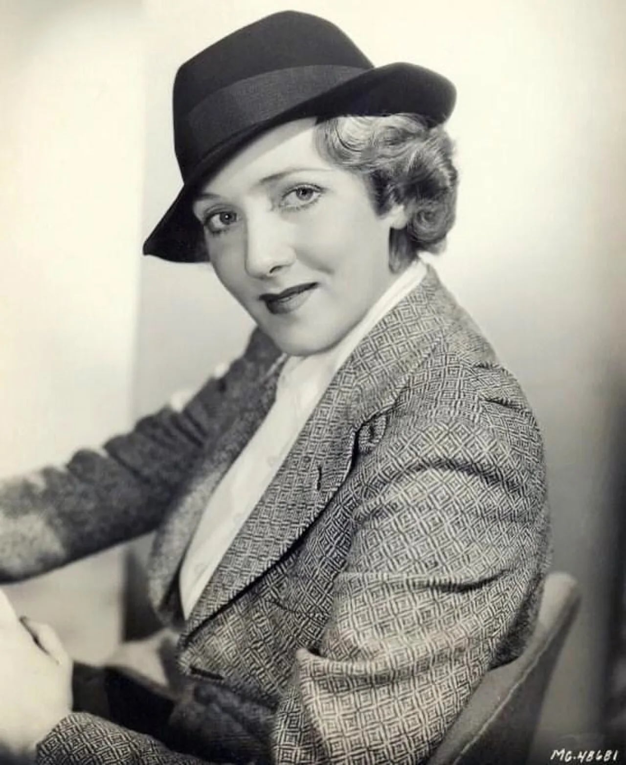 Portrait of Helen Flint (1898–1967) – memorial page